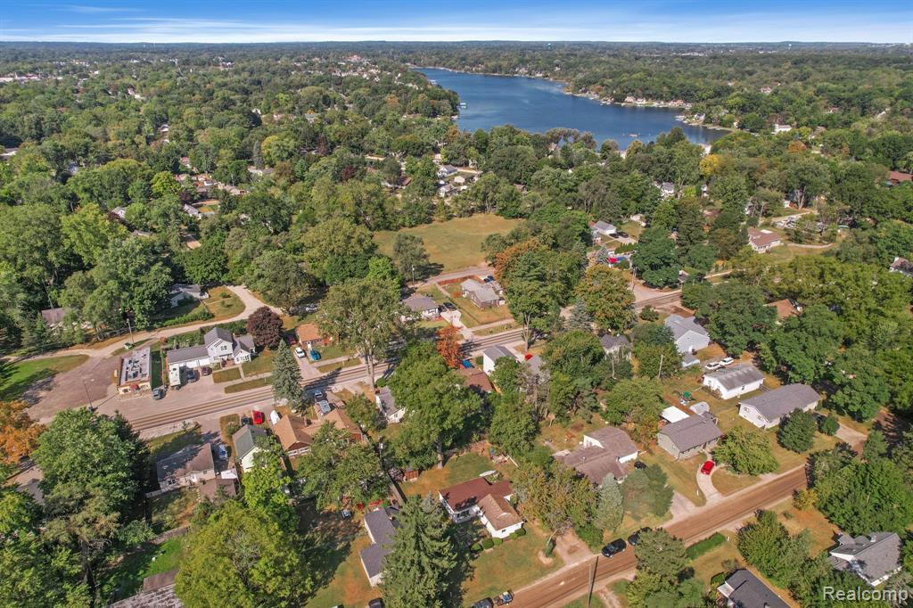81 N EAGAN Drive, Lake Orion, MI 48362 — Photo 31