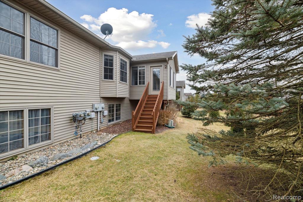 6062 GREEN ASH Drive, 36, Brighton, MI 48116 — Photo 45