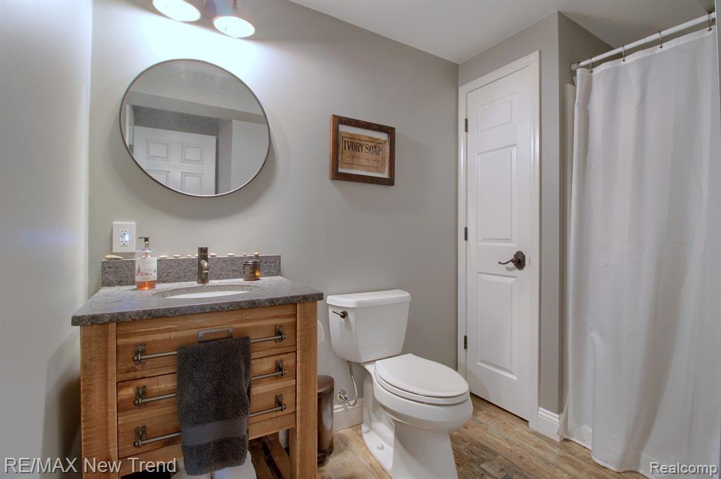 9457 DALEVIEW Drive, South Lyon, MI 48178 — Photo 37