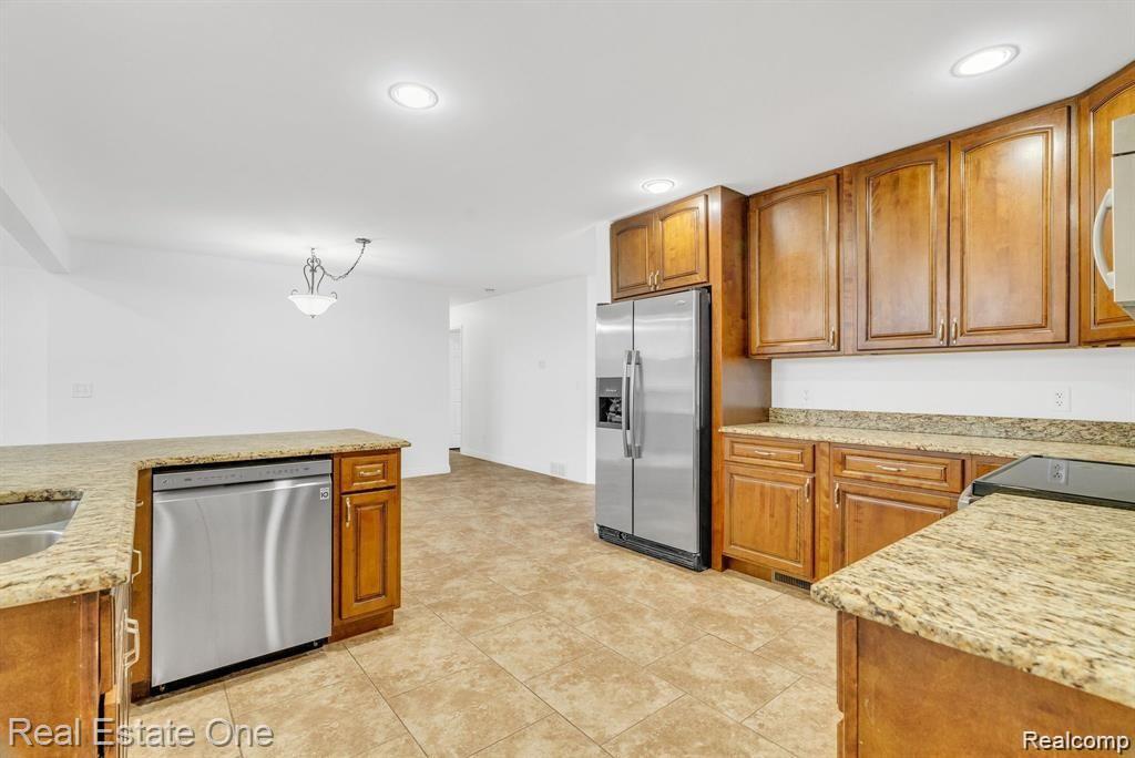 50500 Card Road, Macomb, MI 48044 — Photo 11
