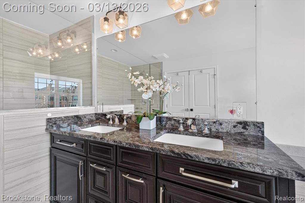 2721 S Spurway Drive, Ann Arbor, MI 48105 — Photo 27