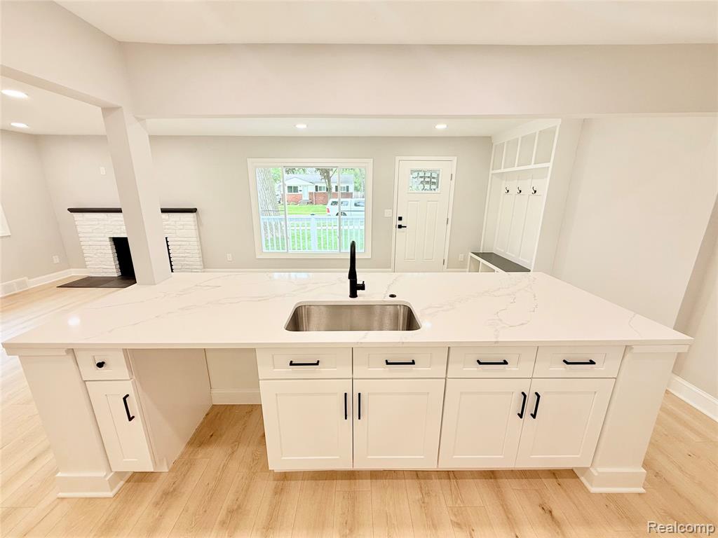 21805 Downing Street, Saint Clair Shores, MI 48080 — Photo 15