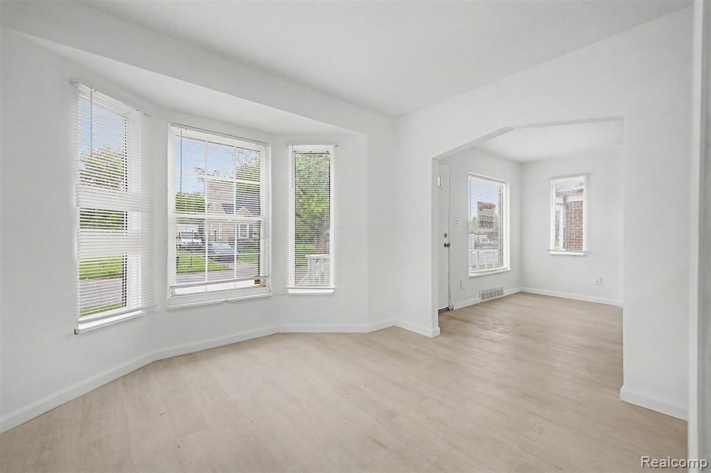 8849 Whitcomb Street, Detroit, MI 48228 — Photo 12