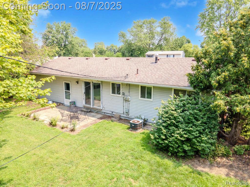 43403 Vivian Drive, Sterling Heights, MI 48313 — Photo 31