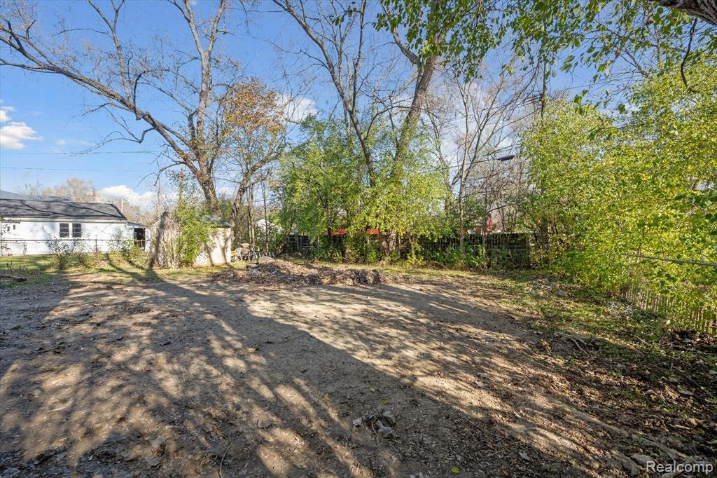 2481 PINECREST Avenue, Ann Arbor, MI 48104 — Photo 33
