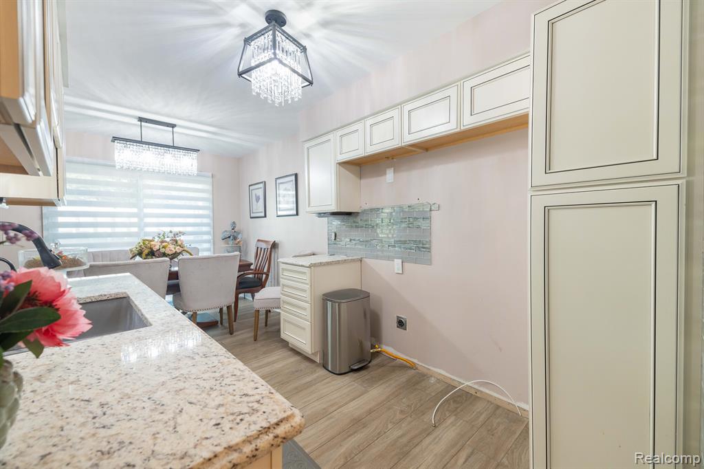 1494 DOVER Hill N, Walled Lake, MI 48390 — Photo 11