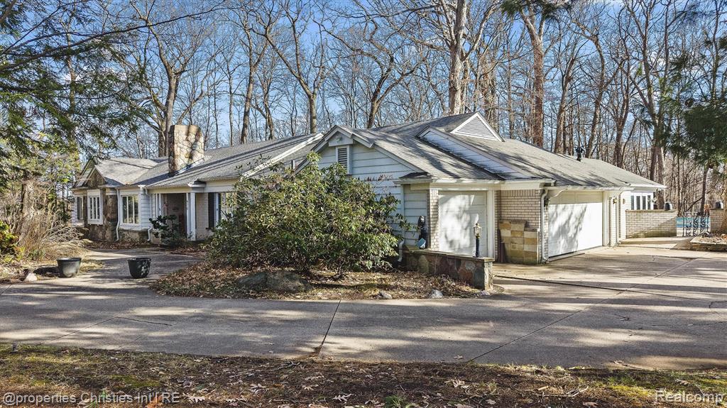 870 Highwood Drive, Bloomfield Hills, MI 48304 — Photo 8