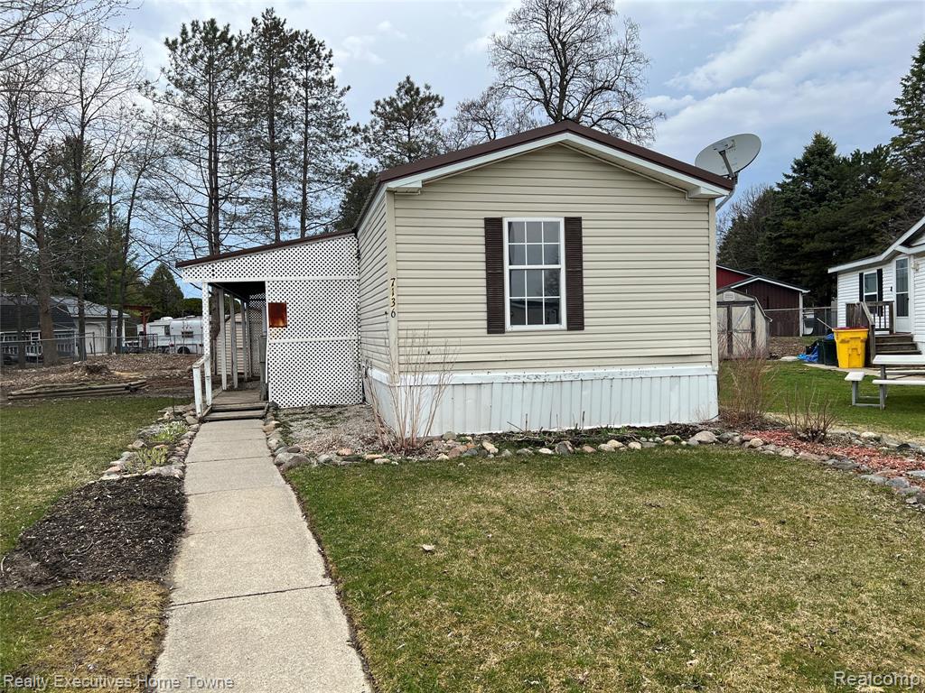 7136 Mapleview Circle W, 65, Brown, MI 48416