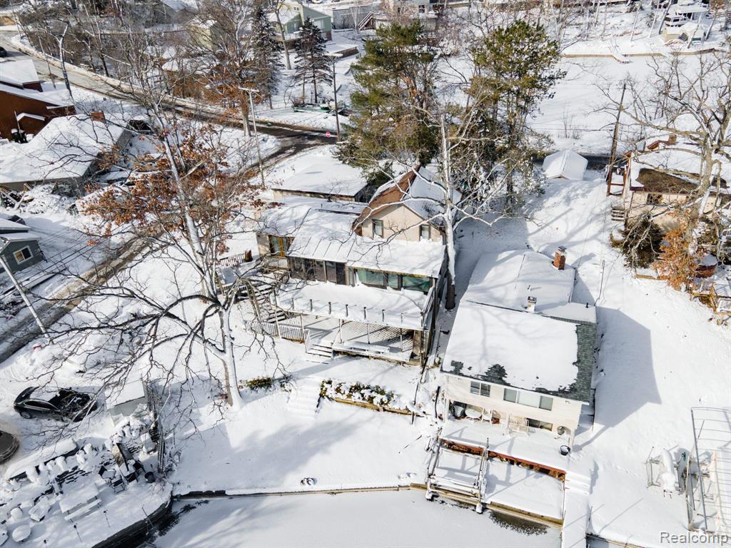 653 CENTRAL Drive, Lake Orion, MI 48362 — Photo 41