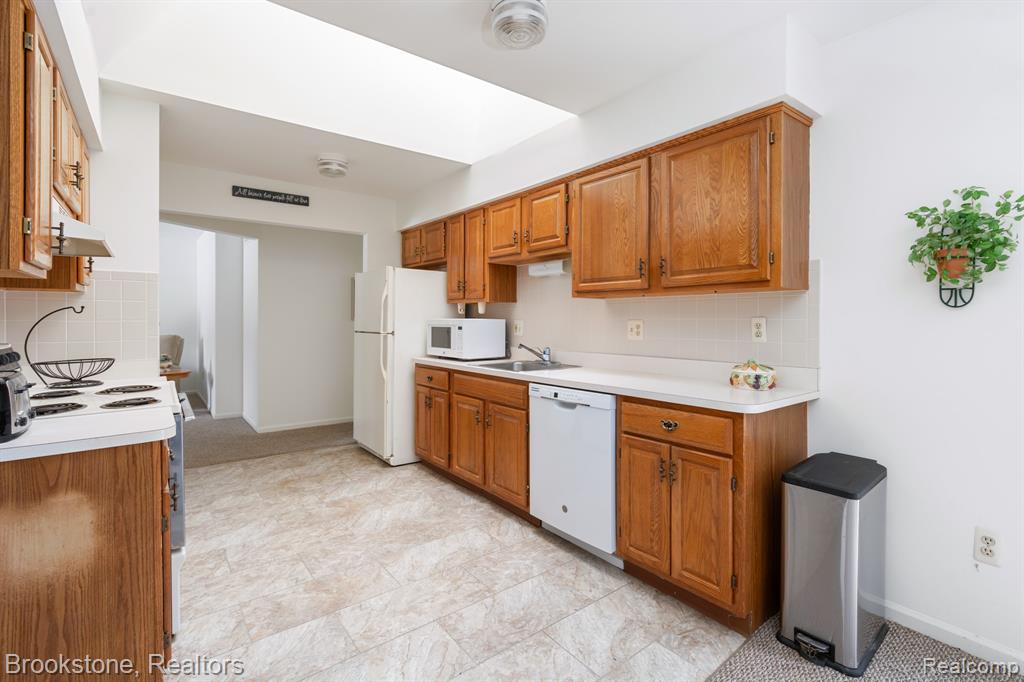41505 Clinton Grove Drive, Clinton Twp, MI 48038 — Photo 9