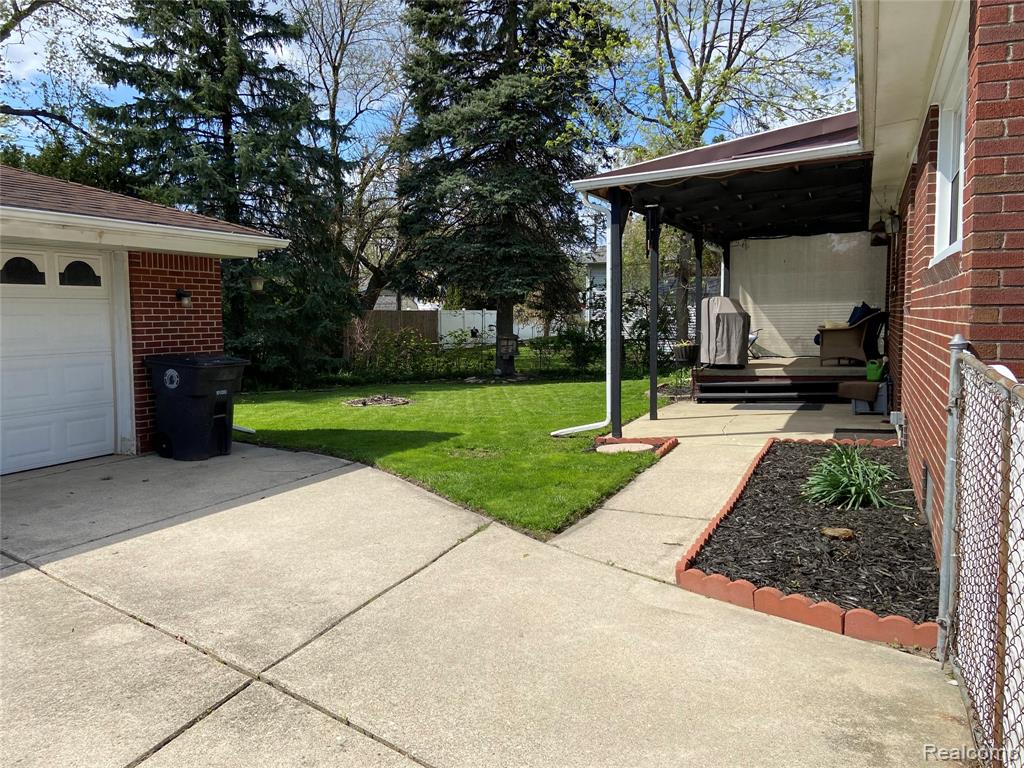 17812 Quarry Road, Riverview, MI 48193 — Photo 2