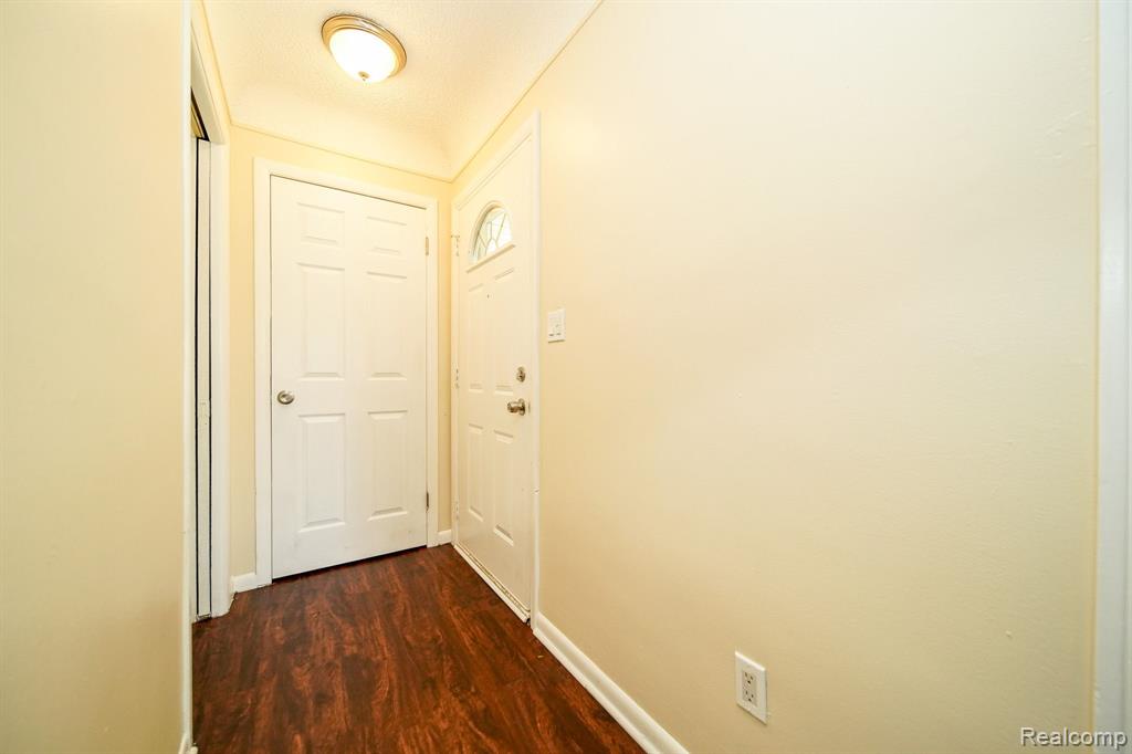 4620 DUDLEY Street, Dearborn Heights, MI 48125 — Photo 8