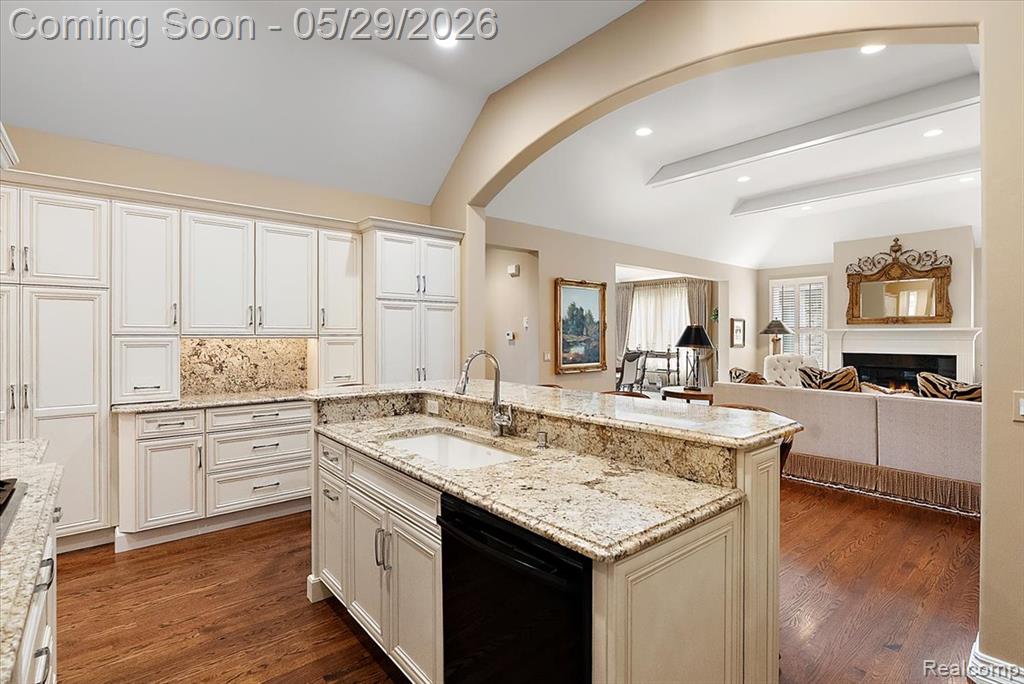 2570 Stoneykirk Court, Rochester, MI 48306 — Photo 10