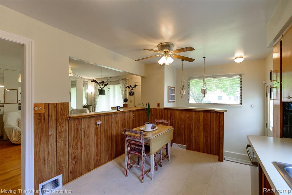 6604 COLONIAL Street, Dearborn Heights, MI 48127 — Photo 10