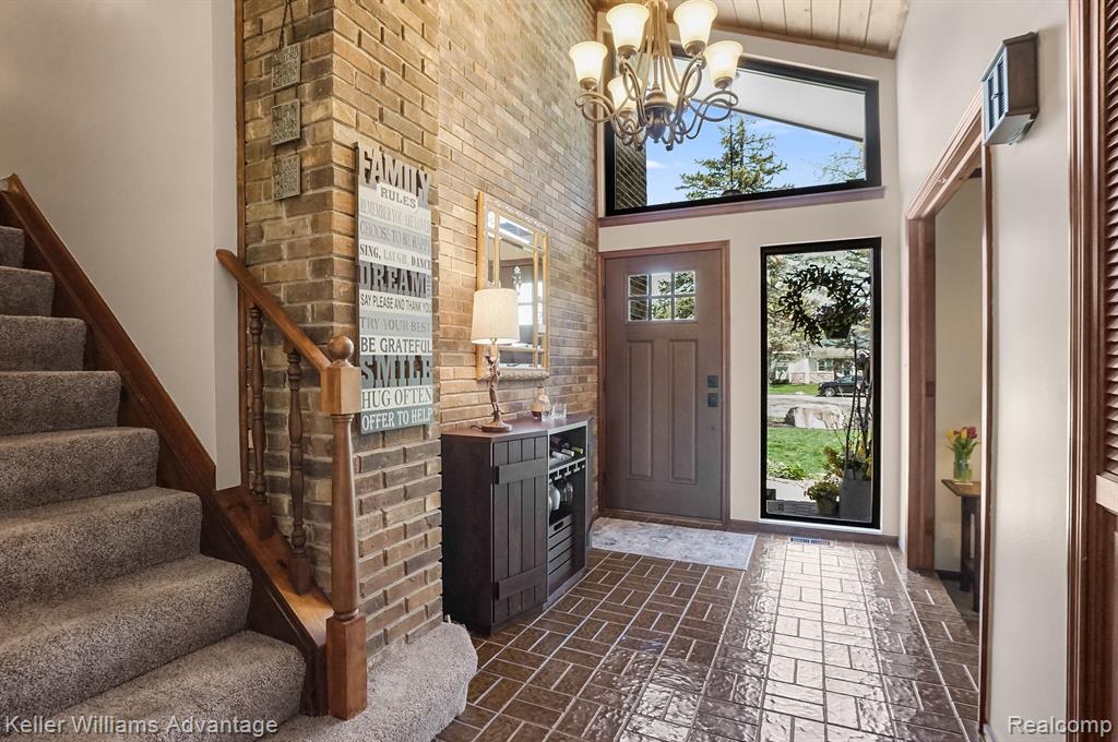 5105 Beachwood Court, Commerce Twp, MI 48382 — Photo 10