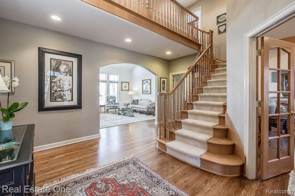 9316 LAKEBLUFF Drive, Clarkston, MI 48348 — Photo 4