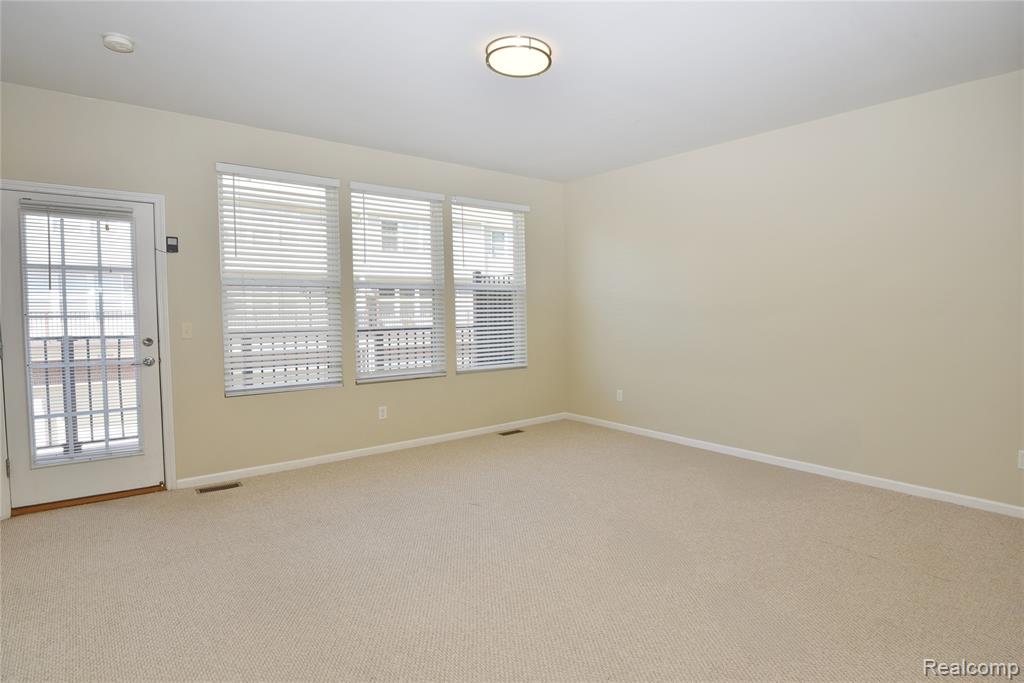 44458 Gwinnett Loop, Novi, MI — Photo 11