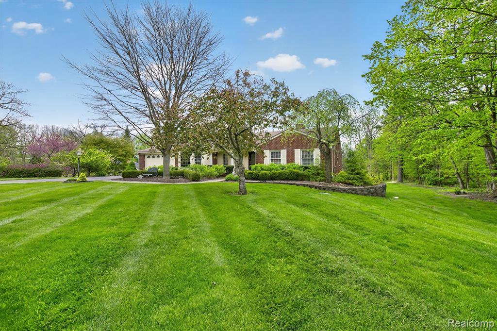 13960 Ridgewood Drive, Plymouth, MI 48170 — Photo 5