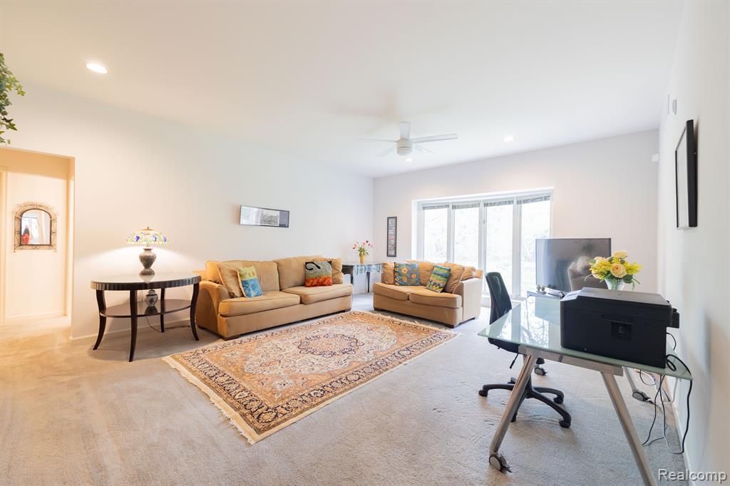 4599 RAVINE Drive, Bloomfield Hills, MI 48301 — Photo 20