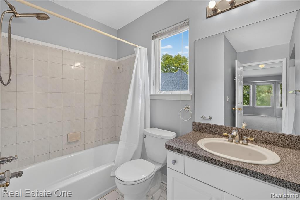 9610 Forest Ridge Drive, Clarkston, MI 48348 — Photo 31