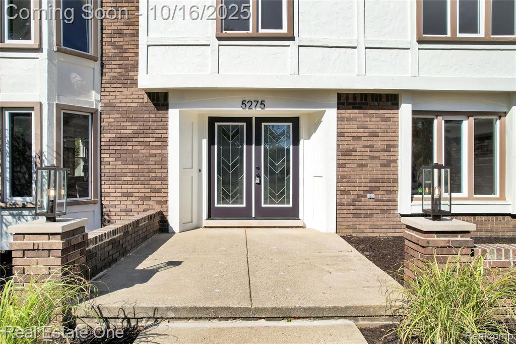 5275 Cheltenham Drive, Troy, MI 48098 — Photo 2