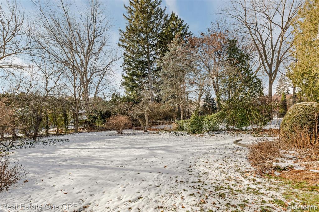 277 Kenwood Court, Grosse Pointe Farms, MI 48236 — Photo 37