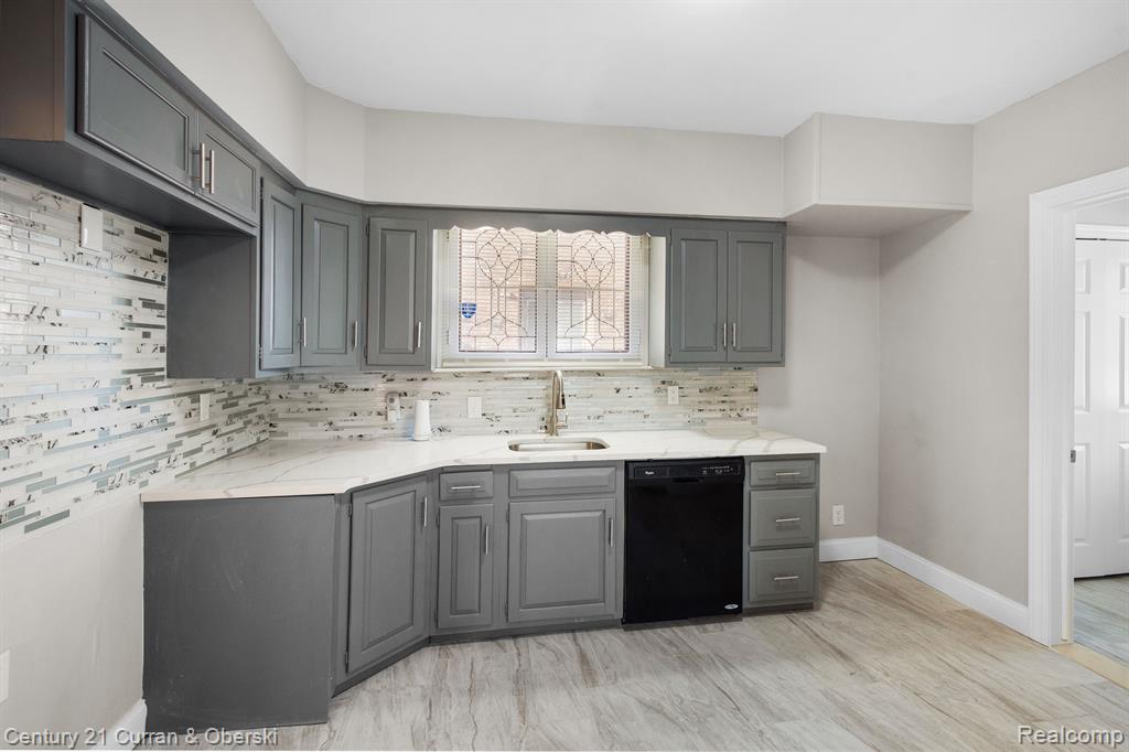 5026 KENSINGTON Avenue, Detroit, MI 48224 — Photo 11