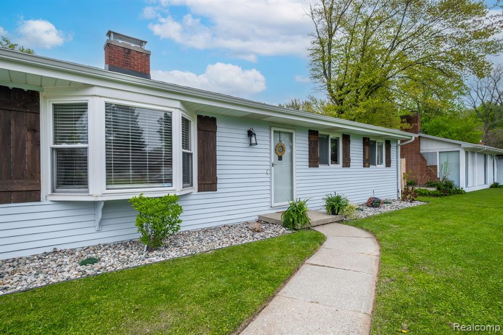 3585 Creekwood Drive, Saginaw, MI 48601 — Photo 4