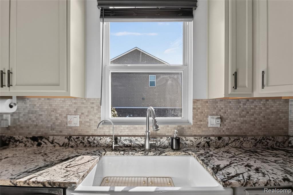 58565 Navarra Drive, South Lyon, MI 48178 — Photo 15