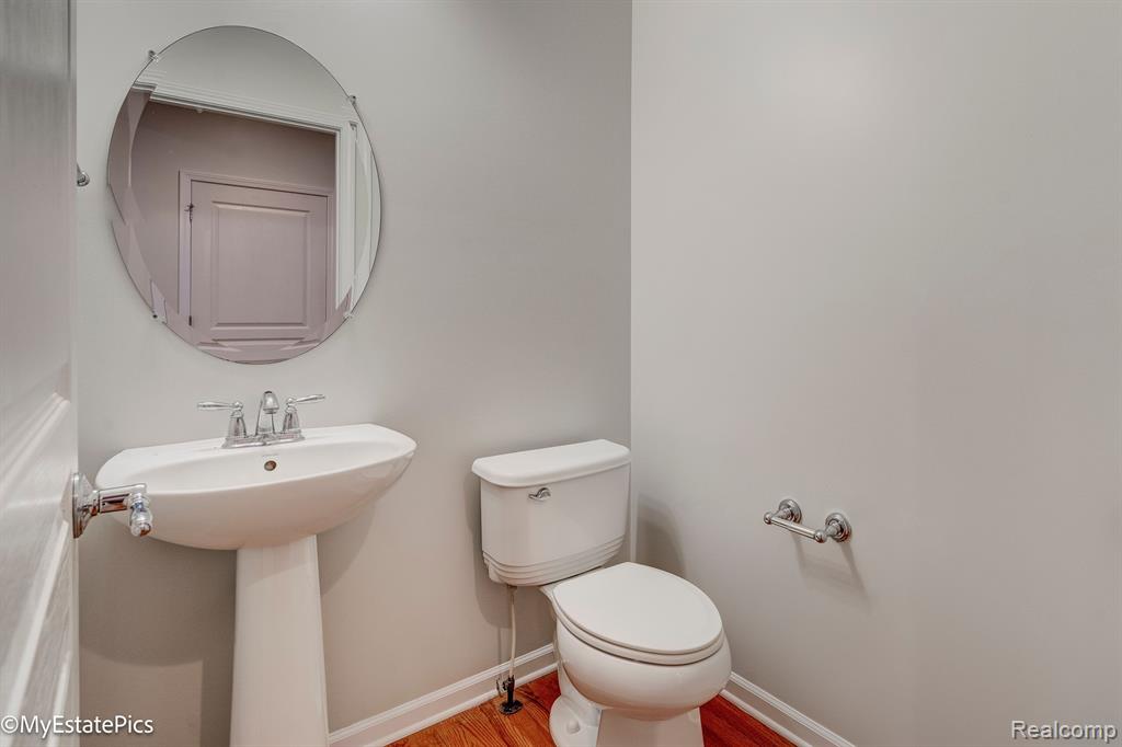 45101 BARTLETT Drive, Novi, MI — Photo 7