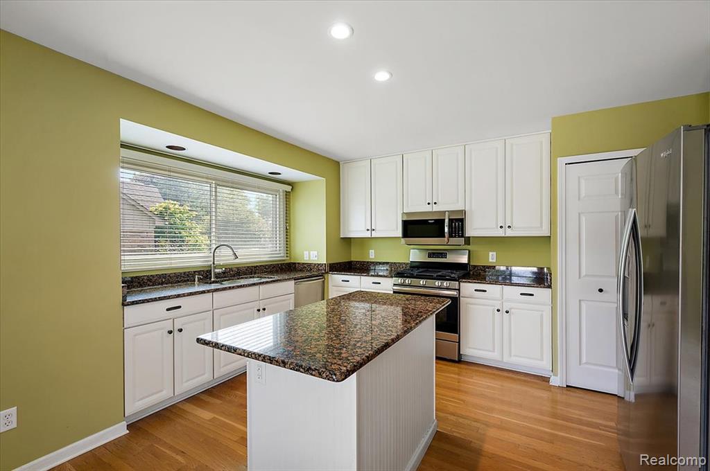 6952 Granger Drive, Troy, MI 48098 — Photo 13