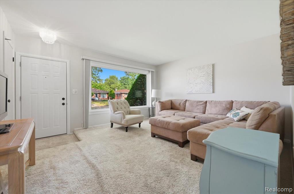 5918 N Lafayette Street, Dearborn Heights, MI 48127 — Photo 5