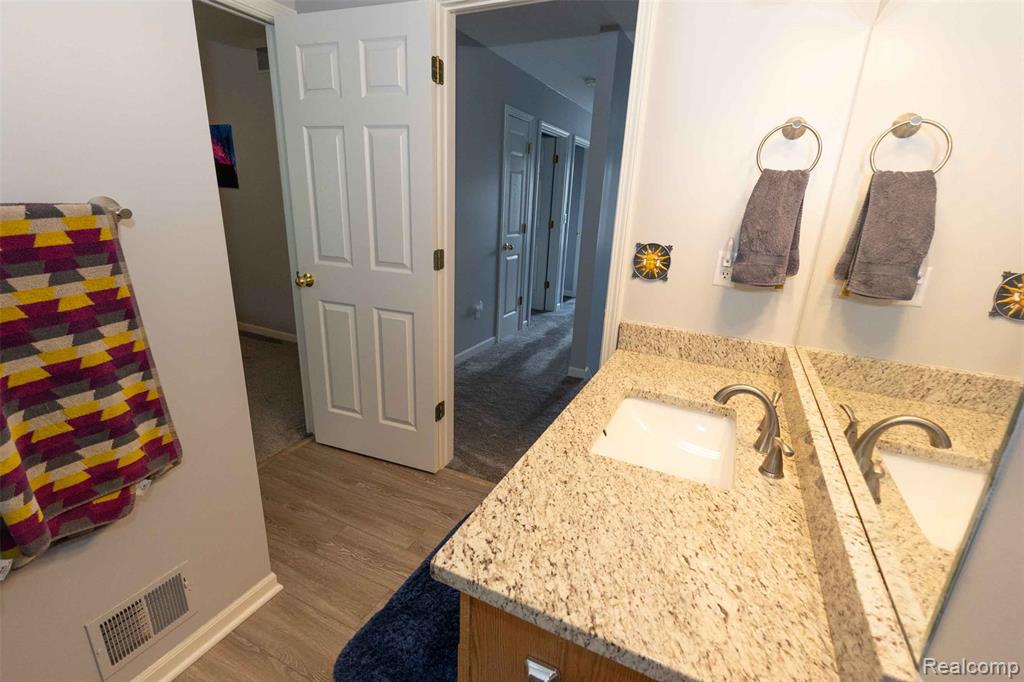 5058 Clintonville Pines Drive, Clarkston, MI — Photo 16