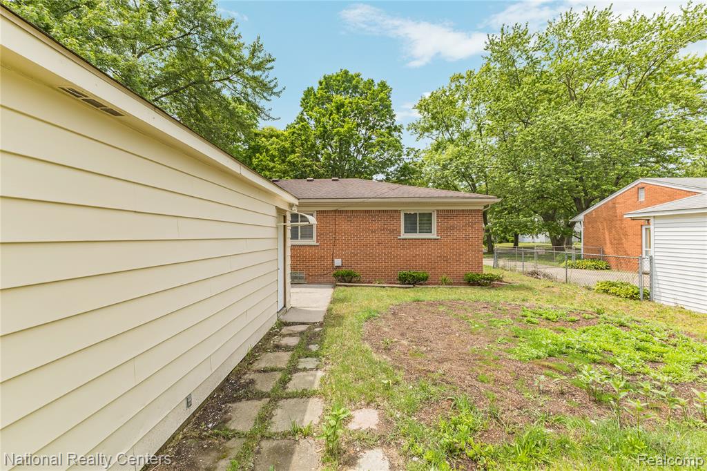19952 Garfield, Redford, MI 48240 — Photo 48
