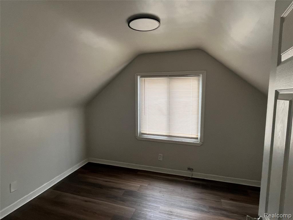 519 HIGHLAND Avenue, Pontiac, MI 48341 — Photo 9