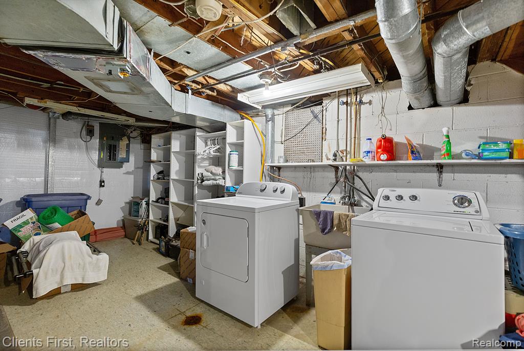 9350 BYROMAR Lane, Grosse Ile, MI 48138 — Photo 48