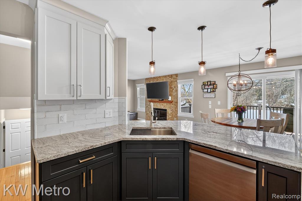 8181 Springdale Drive, White Lake, MI — Photo 18