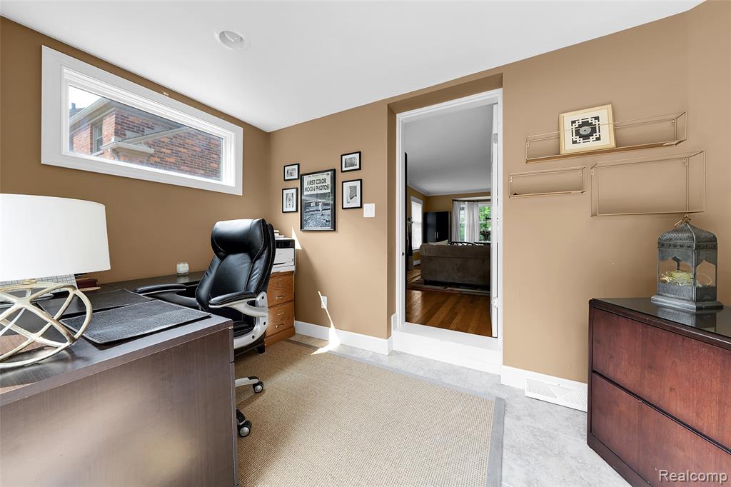 828 Westchester Road, Grosse Pointe Park, MI 48230 — Photo 21
