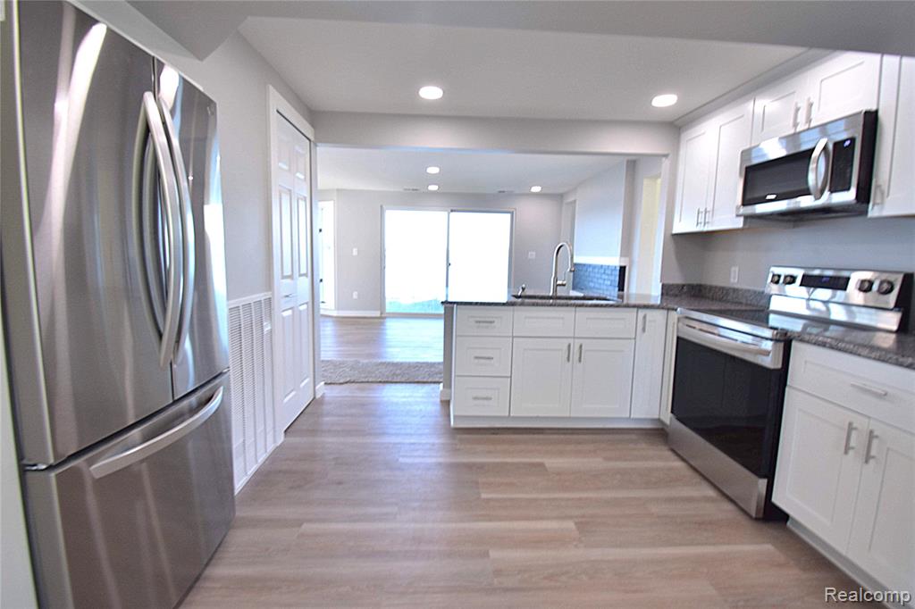9388 DEXTER PINCKNEY, Pinckney, MI 48169 — Photo 6
