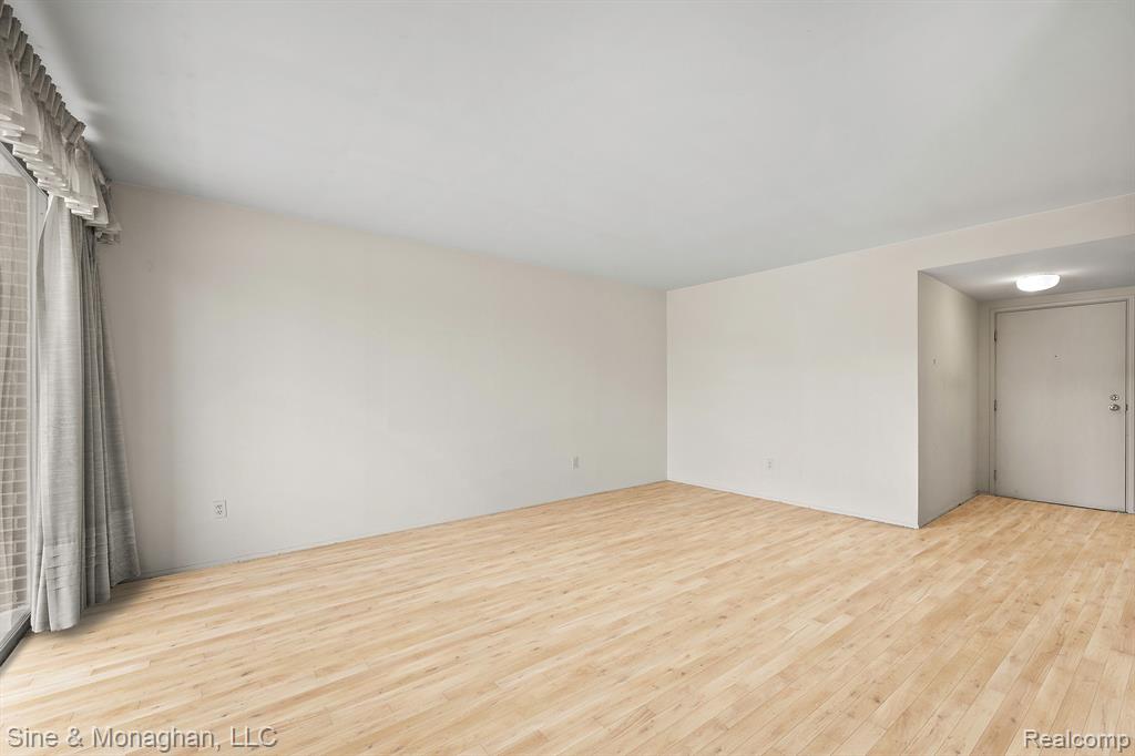 600 W BROWN Street, 102, Birmingham, MI 48009 — Photo 11