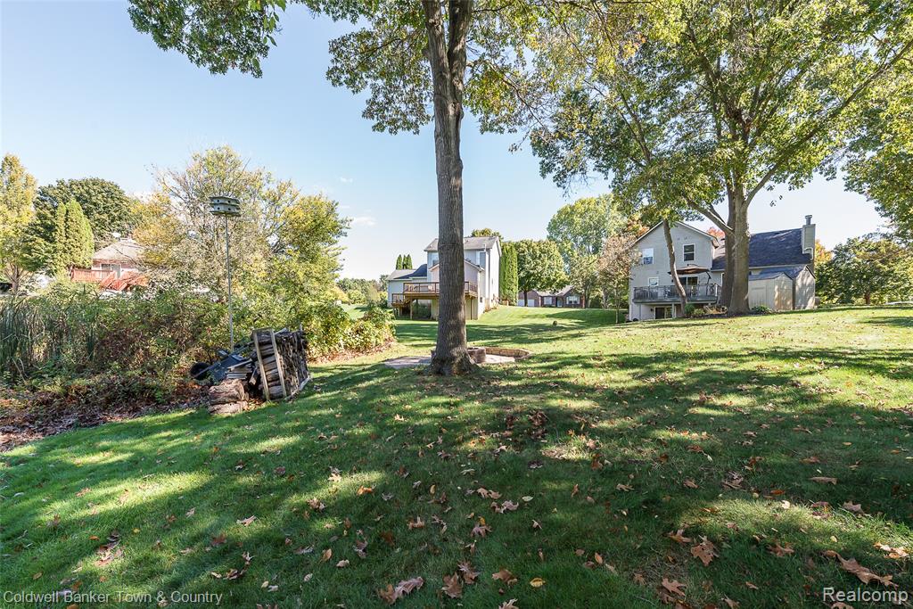 9305 Appleview Court, Brighton, MI 48116 — Photo 4