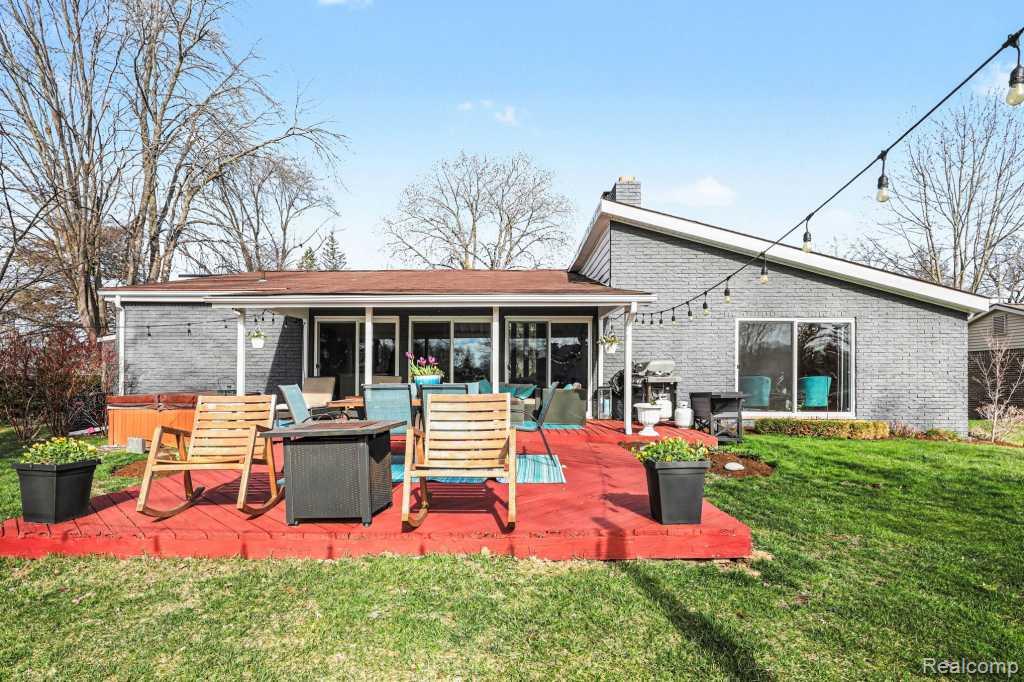 310 Pine Tree Road, Lake Orion, MI 48362 — Photo 6