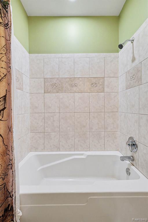 10151 Walnut Shores Drive, Fenton, MI 48430 — Photo 19