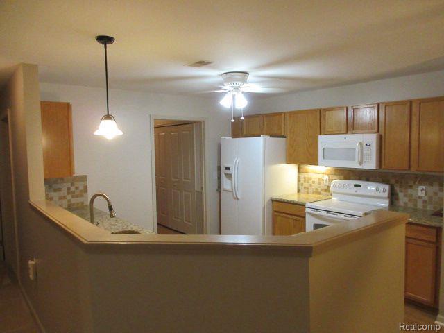 4192 BERKELEY Avenue, Canton, MI 48188 — Photo 6