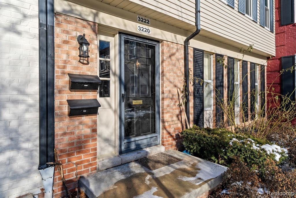 3222 BOLGOS Circle, Ann Arbor, MI 48105 — Photo 17