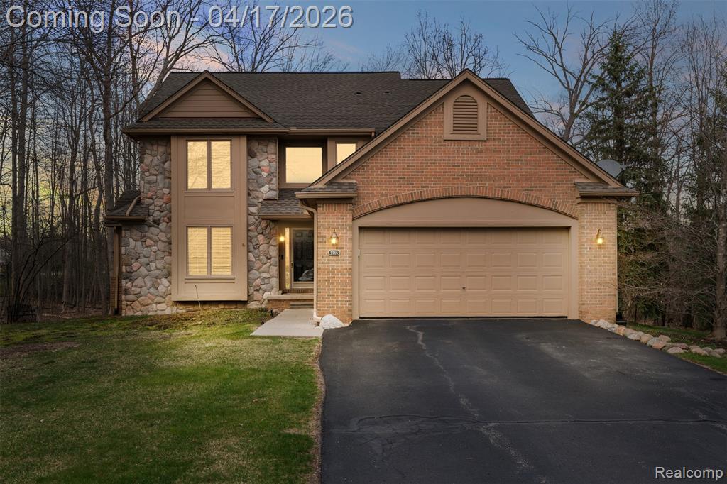 5146 Lagoons Circle, 22, West Bloomfield, MI 48323 — Photo 2