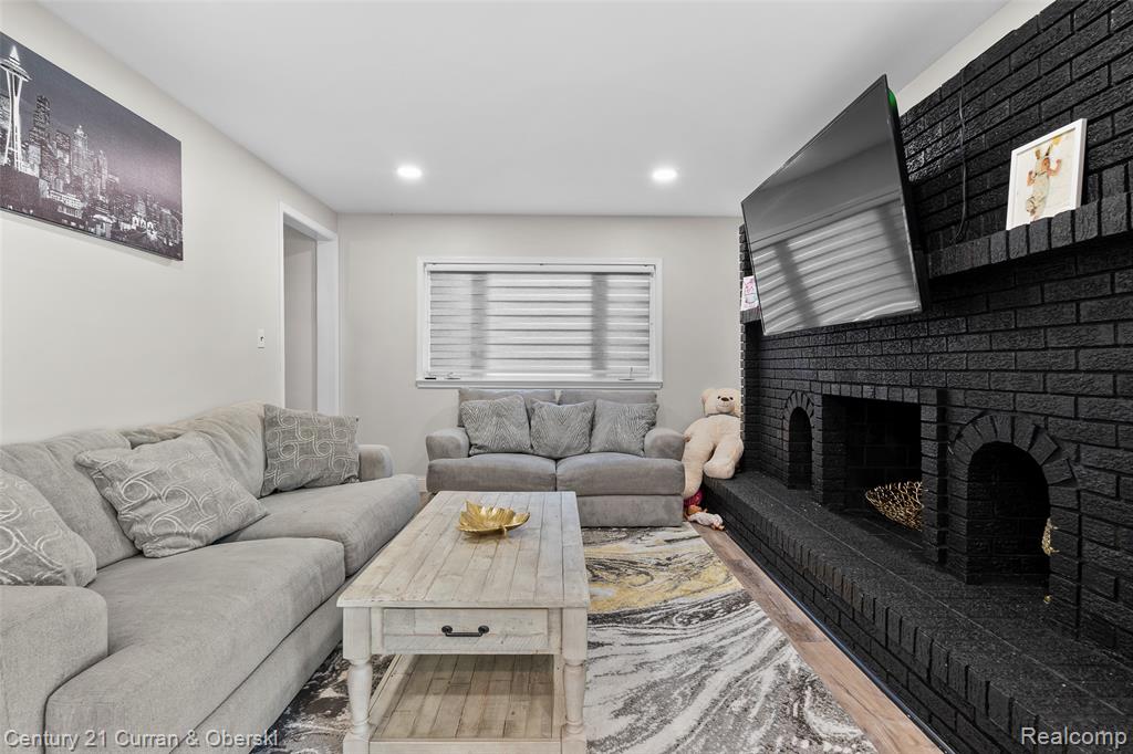 5851 Gilman Street, Garden City, MI — Photo 12