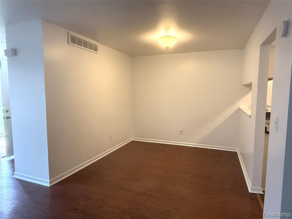 27048 Winchester Street, Brownstown, MI 48183 — Photo 6