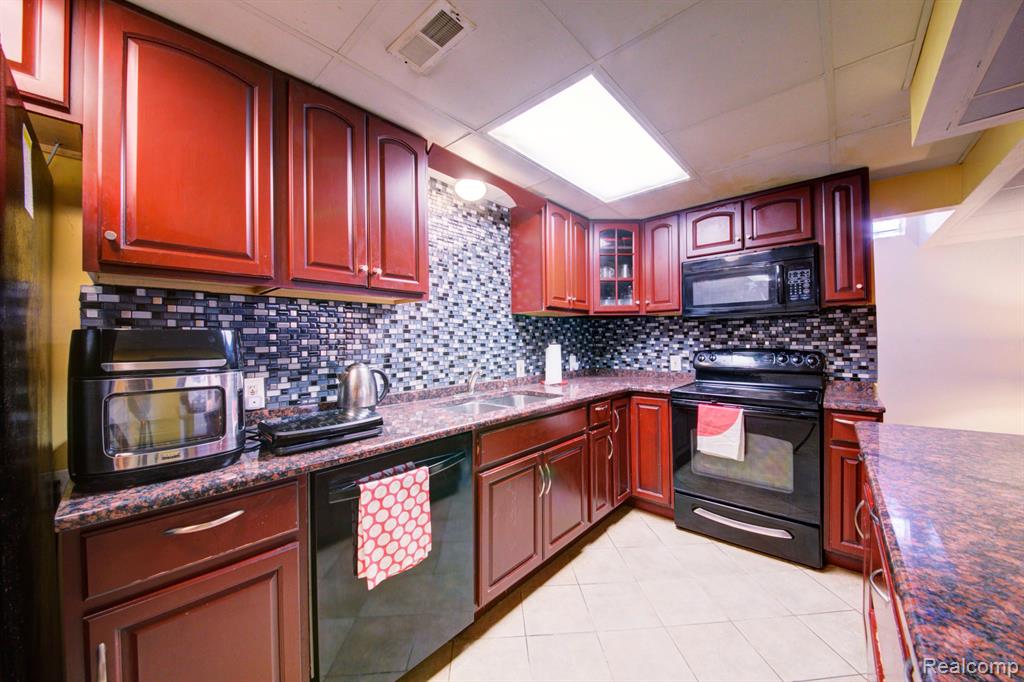 6813 Poppleton Road, Canton, MI 48187 — Photo 49
