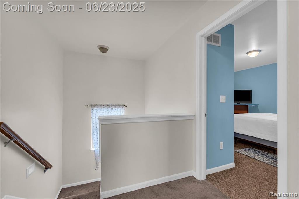 417 E BERNHARD Avenue, Hazel Park, MI 48030 — Photo 17